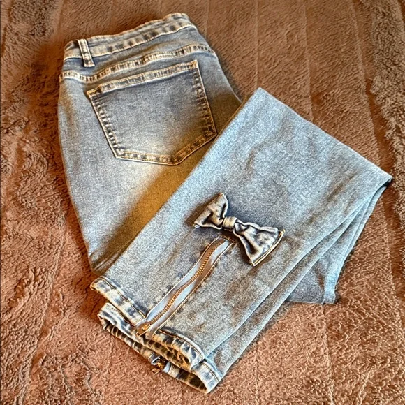 SHEIN Light Blue Skinny Jeans with Bow Detail - Picture 1 of 3